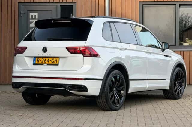 Volkswagen Tiguan (2022) thumbnail 4