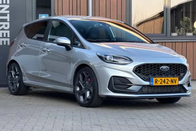 Ford Fiesta (2022) thumbnail 2