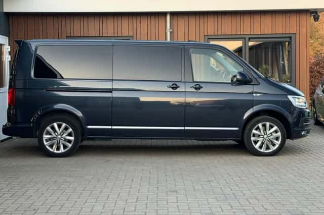 Volkswagen Transporter (2017) thumbnail 3