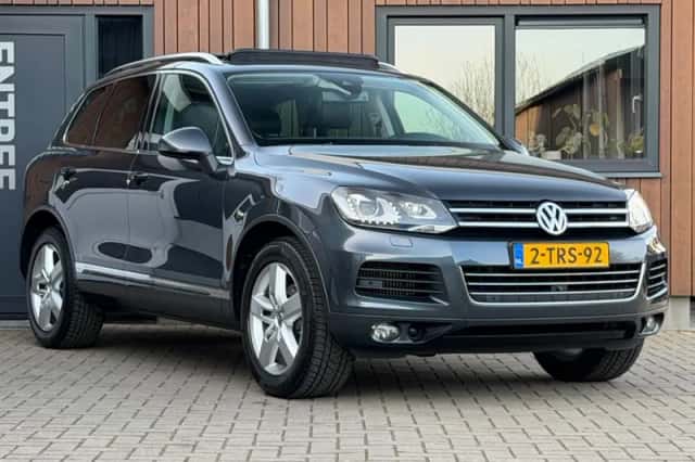 Volkswagen Touareg (2012) thumbnail 2