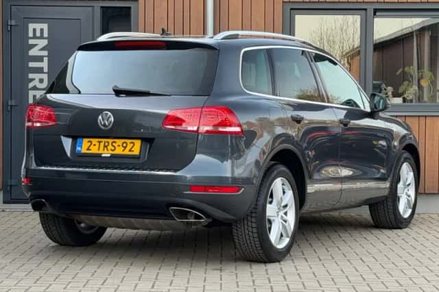 Volkswagen Touareg (2012) thumbnail 4