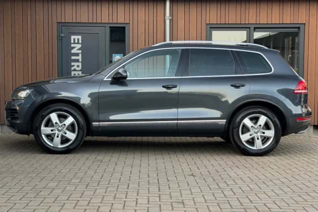 Volkswagen Touareg (2012) thumbnail 6