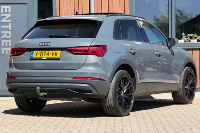 Audi Q3 (2021) thumbnail 4