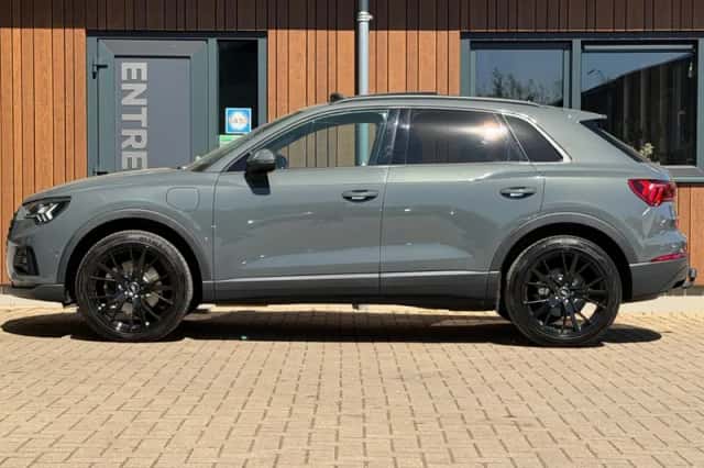 Audi Q3 (2021) thumbnail 6
