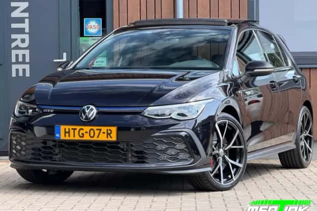 Volkswagen Golf (2021) thumbnail 1