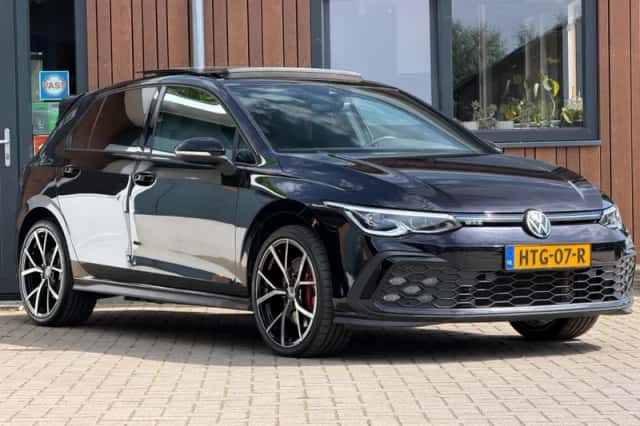 Volkswagen Golf (2021) thumbnail 2