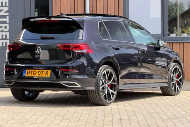 Volkswagen Golf (2021) thumbnail 4