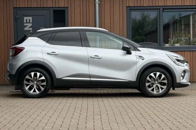 Renault Captur (2020) thumbnail 3