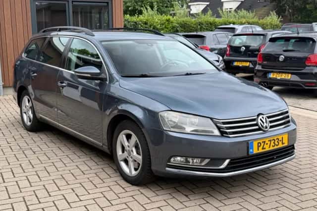 Volkswagen Passat (2013) thumbnail 4