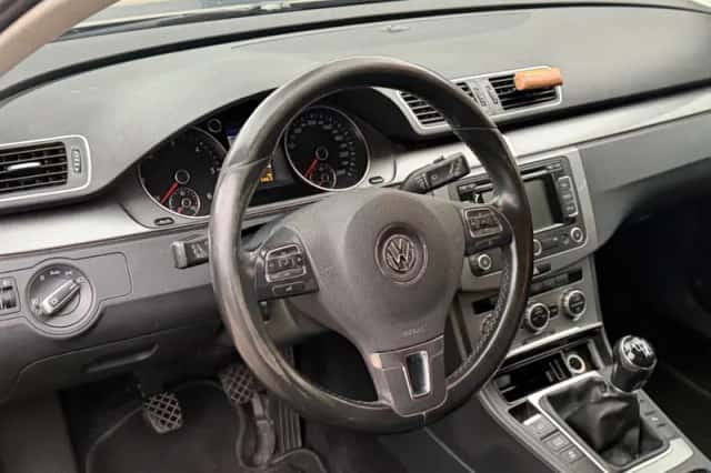 Volkswagen Passat (2013) thumbnail 5