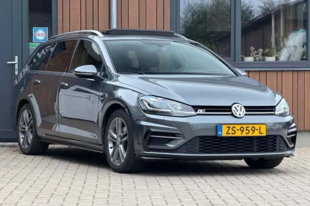 Volkswagen Golf (2019) thumbnail 2