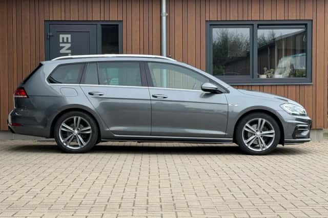 Volkswagen Golf (2019) thumbnail 3