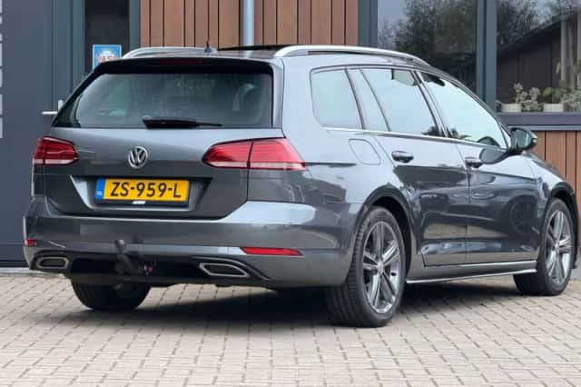 Volkswagen Golf (2019) thumbnail 4