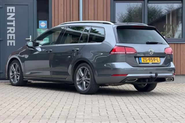 Volkswagen Golf (2019) thumbnail 5