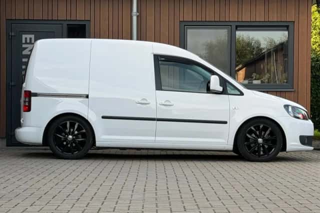 Volkswagen Caddy (2015) thumbnail 3