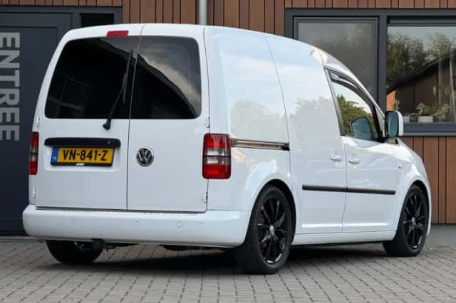 Volkswagen Caddy (2015) thumbnail 4