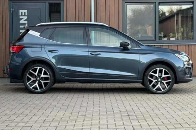 SEAT Arona (2019) thumbnail 3