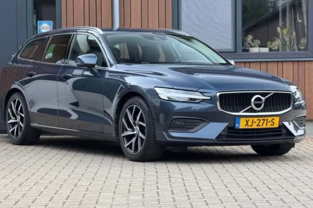 Volvo V60 (2019) thumbnail 2