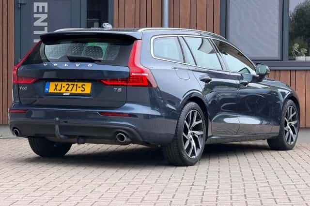 Volvo V60 (2019) thumbnail 4