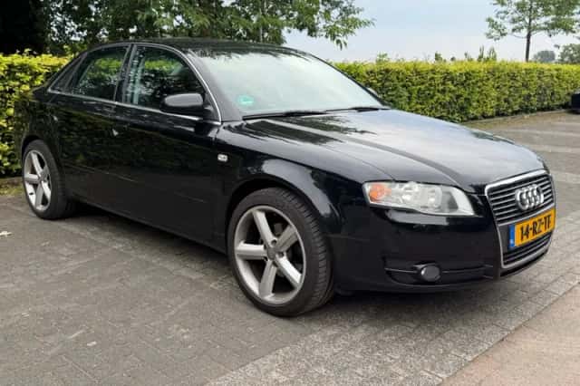 Audi A4 (2005) thumbnail 3