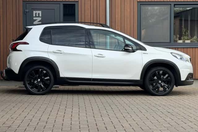 Peugeot 2008 (2018) thumbnail 3