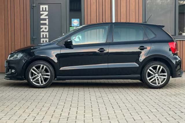 Volkswagen Polo (2016) thumbnail 6