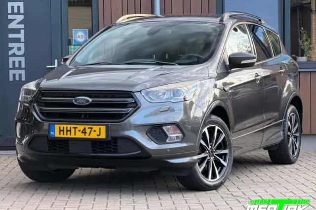 Ford Kuga (2018) thumbnail 1