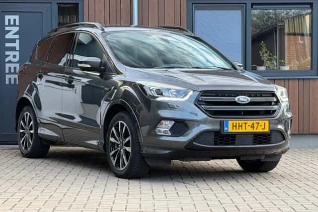 Ford Kuga (2018) thumbnail 2