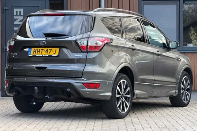 Ford Kuga (2018) thumbnail 4