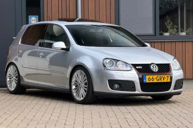Volkswagen Golf (2008) thumbnail 2