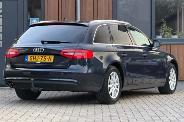 Audi A4 (2014) thumbnail 5