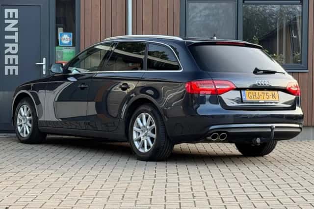 Audi A4 (2014) thumbnail 6
