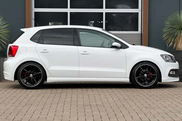 Volkswagen Polo (2016) thumbnail 3