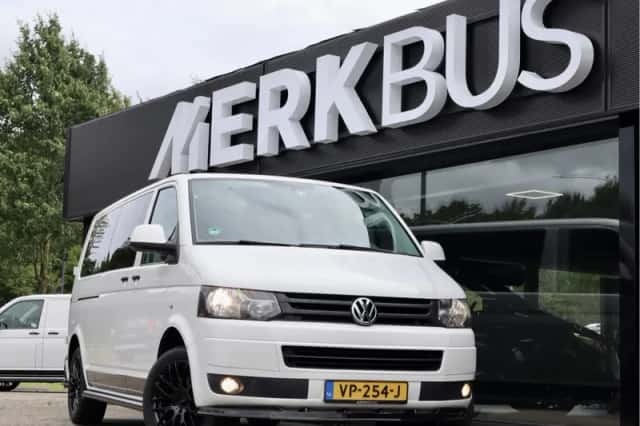 Volkswagen Transporter (2015) thumbnail 1
