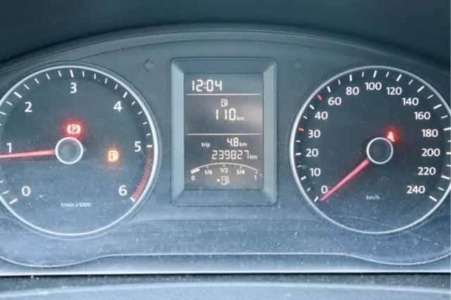 Volkswagen Transporter (2015) thumbnail 6
