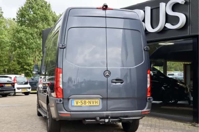 Mercedes-Benz Sprinter (2021) thumbnail 3