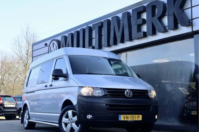Volkswagen Transporter (2015) thumbnail 1