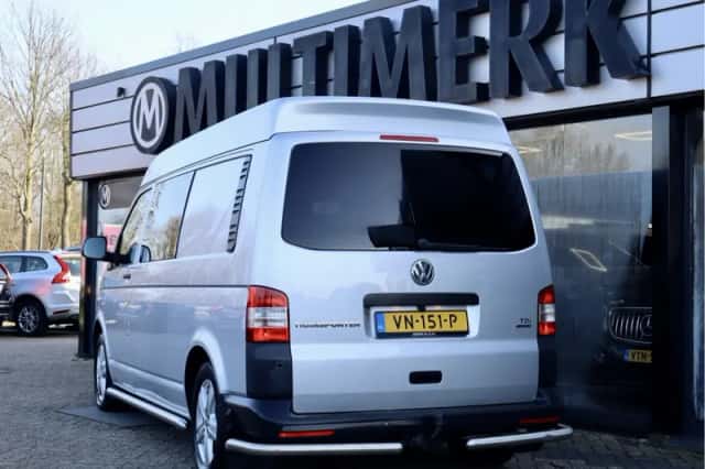 Volkswagen Transporter (2015) thumbnail 3