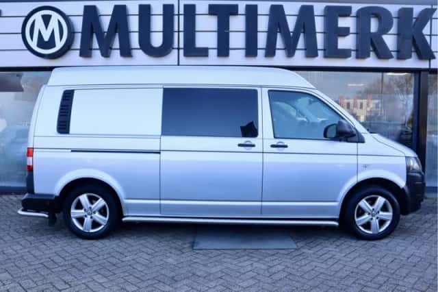 Volkswagen Transporter (2015) thumbnail 5