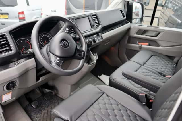 Volkswagen Crafter (2019) thumbnail 2