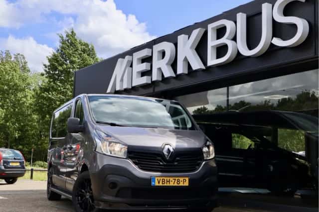 Renault Trafic (2019) thumbnail 1