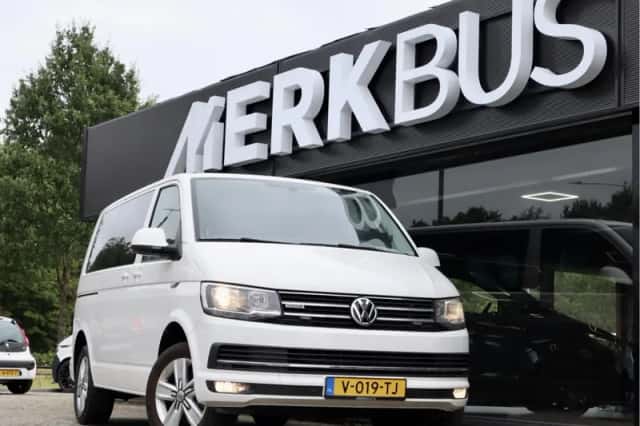 Volkswagen Transporter (2018) thumbnail 1