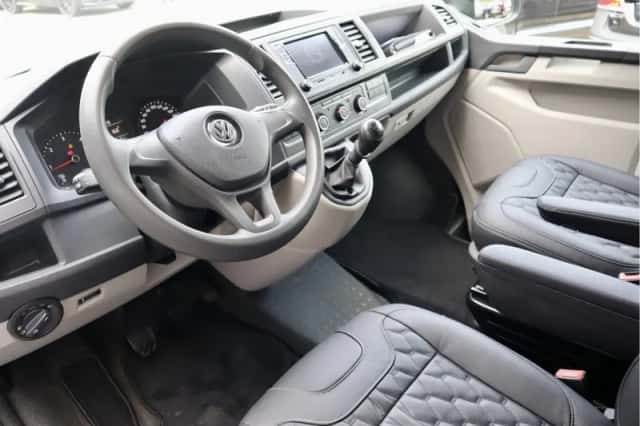Volkswagen Transporter (2019) thumbnail 2
