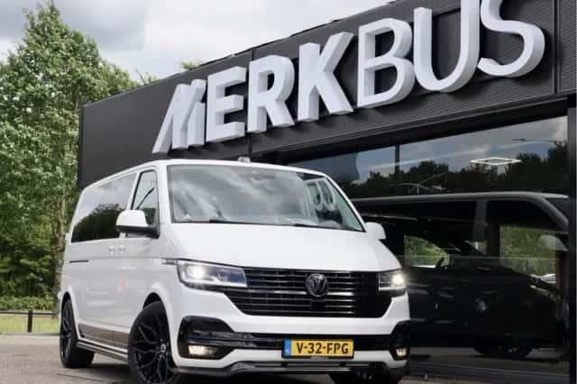 Volkswagen Transporter (2024) thumbnail 1