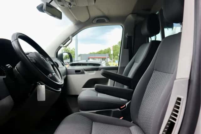 Volkswagen Transporter (2014) thumbnail 4