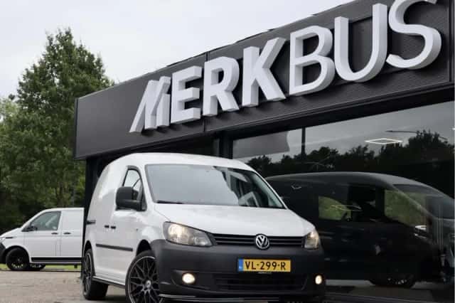 Volkswagen Caddy (2015) thumbnail 1