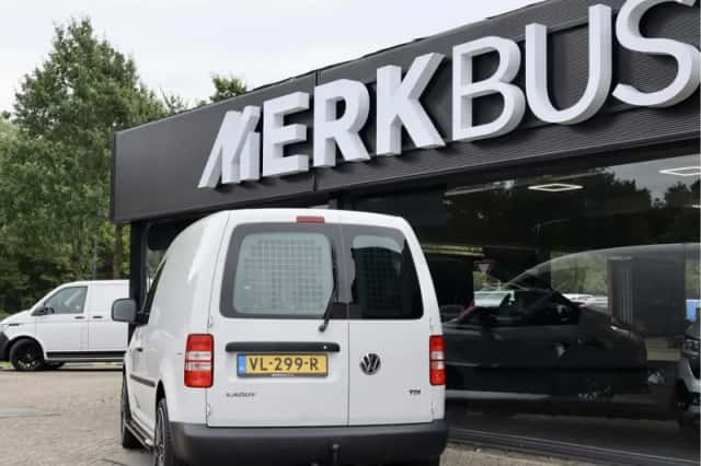 Volkswagen Caddy (2015) thumbnail 3