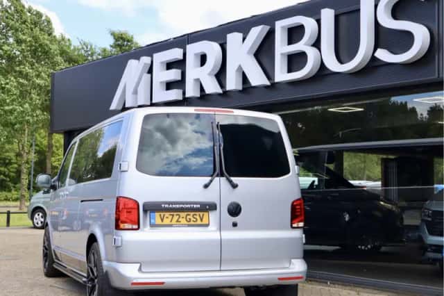Volkswagen Transporter (2024) thumbnail 3