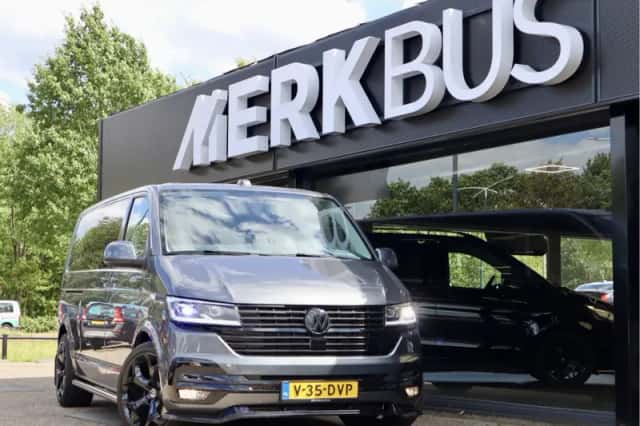 Volkswagen Transporter (2024) thumbnail 1