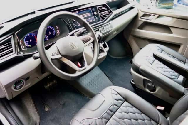 Volkswagen Transporter (2024) thumbnail 2